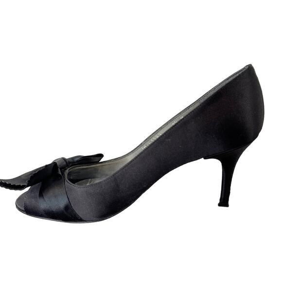 STUART WEITZMAN Women Sz 9.5 Black Satin Peep Toe Bow Stiletto Heels GIGIRITZ 3” - Picture 1 of 13